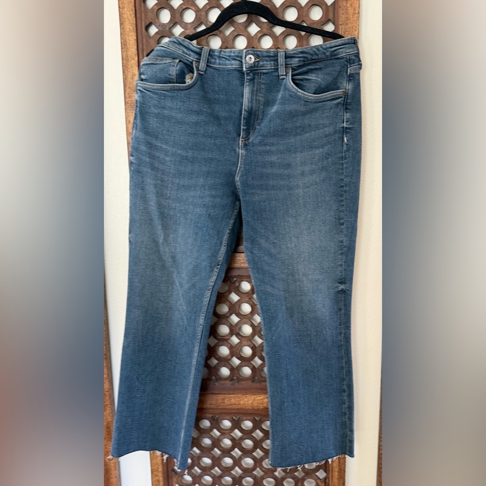 Zara Women's Straight Leg Jeans in Blue